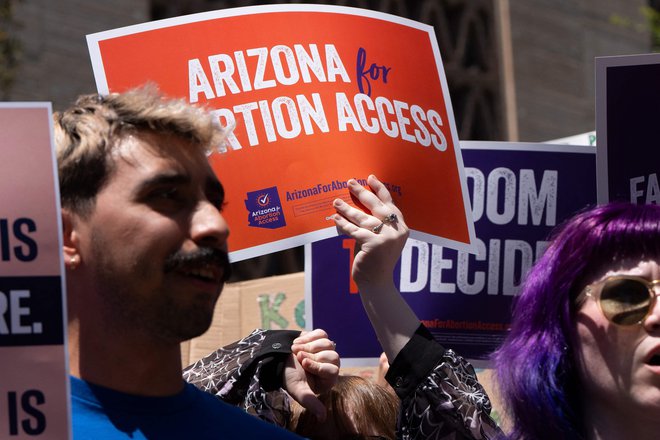 Vrhovno sodišče v ameriški zvezni državi Arizona je v začetku aprila potrdilo zakon proti splavu iz leta 1864. FOTO: Rebecca Noble/Getty Images via Afp