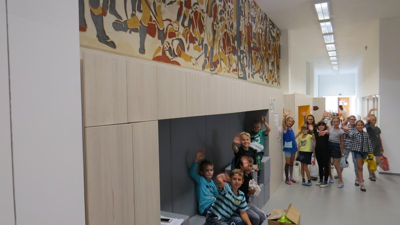 Fotografija: Učenci na Trebelnem so zelo veseli sodobne in prostorne šole. FOTO: Bojan Rajšek/Delo