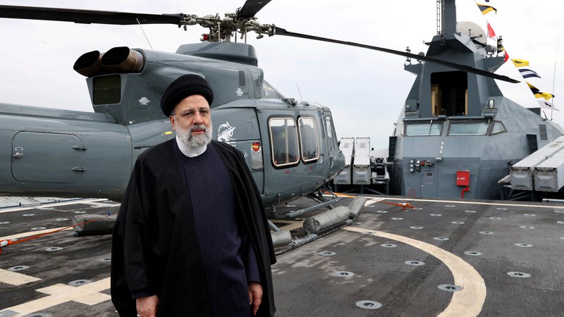 Fotografija: Iranian President Ebrahim Raisi visits the military equipment of IRGC Navy in Bandar Abbas, Iran, February 2, 2024. Iran's Presidency/WANA (West Asia News Agency)/Handout via REUTERS ATTENTION EDITORS - THIS PICTURE WAS PROVIDED BY A THIRD PARTY. Foto Wana News Agency Via Reuters