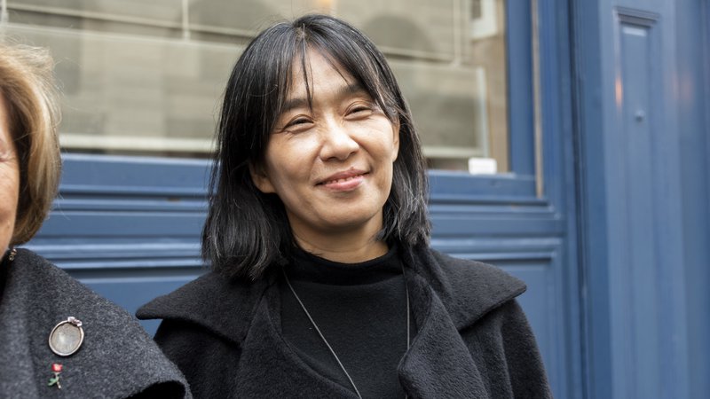 Fotografija: Ko je pisateljica Han Kang izdala roman Vegetarijanka, za katerega je prejela nagrado man booker, so ga domači bralci najprej pričakali z nelagodnimi občutki. FOTO: Magali Cohen/Reuters Connect