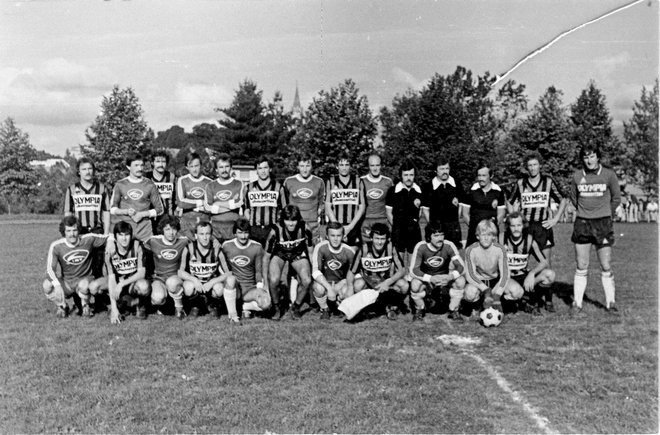 Julija 1980 so se Novomeščani na prijateljski tekmi pomerili s francoskim prvoligašem Nico, ki ga je vodil hrvaški strokovnjak Vlatko Marković. Foto Osebni arhiv