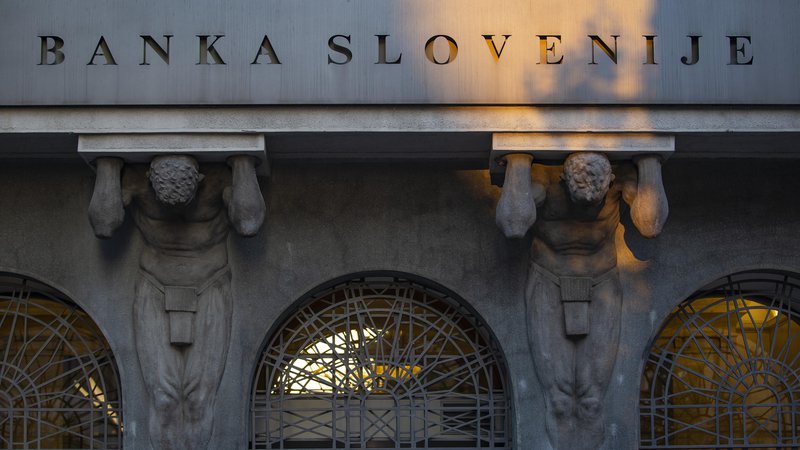 Fotografija: Po podatkih Banke Slovenije (BS) so banke v Sloveniji v prvih dveh mesecih ustvarile 139 milijonov evrov čistega dobička. FOTO: Jože Suhadolnik/Delo