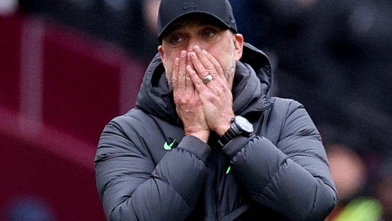 Fotografija: Tudi trener Jürgen Klopp ne more verjeti, kaj se dogaja z Liverpoolom. FOTO: David Klein/Reuters