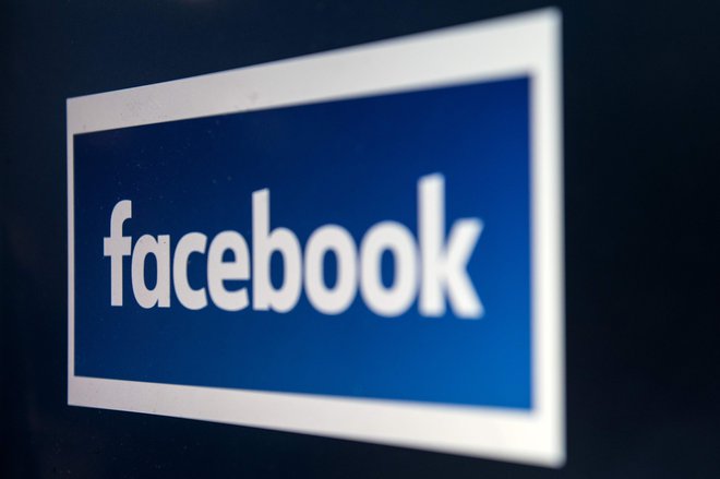 Ustanovitelj Facebooka je že aprila prevzel osebno odgovornost za zlorabo osebnih podatkov in priznal, da Facebooku ni uspelo zaščititi omrežja. FOTO: Oli Scarff/Afp