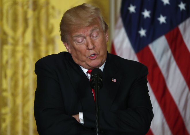 Donald Trump je tarča vedno novih obtožb, da je neuravnovešen voditelj in da morajo njegovi podrejeni preprečevati katastrofe. FOTO: Jonathan Ernst/Reuters