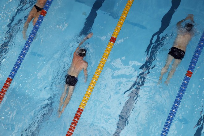 Pozimi lahko rekreativni plavalci v Ljubljani plavajo v Tivoliju, na Fakulteti za šport (na fotografiji) in v Vodnem mestu Atlantis. FOTO: Uroš Hočevar/Delo