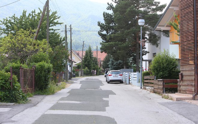 Ulica Jelenčevih, kjer se je zgodil napad. FOTO: Tadej Regent/Delo