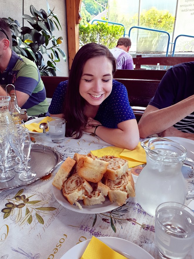 Tudi za domače turiste je zanimiv takšen kulinarični potep.&nbsp;FOTO: Urban Šlabnik