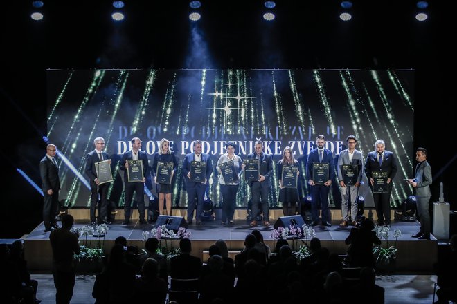 Na lanskoletni gala prireditvi smo takole na odru pozdravili vse nominirance za Delovo podjetniško zvezdo 2018. FOTO: Uroš Hočevar/Delo