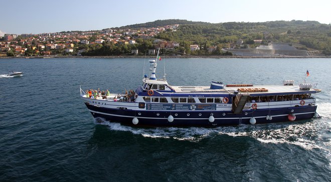 Prihodnje poletje naj bi začela delovati nova ponudba prevozov po slovenskem morju. Foto Blaž Samec