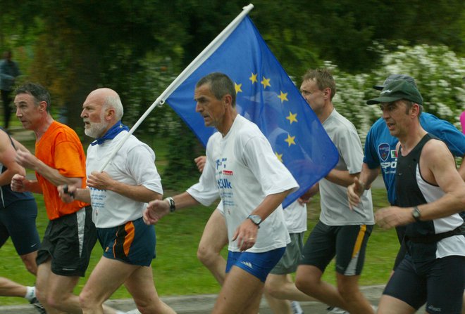 Množičnih maratonov res ne maram niti jih ne potrebujem za kakršno koli dokazovanje. Celo ne maram videti take množice tekačev na kupu. Foto: Jure Eržen