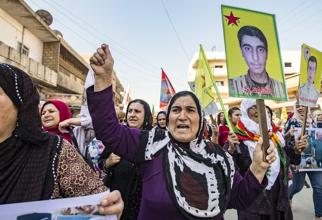 Kurdov, ki postajajo metafora, nikoli več nihče ne bo vprašal za mnenje. FOTO: Delil Souleiman/AFP