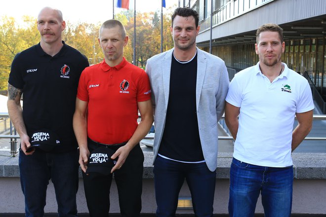 Trenerja in kapetana SŽ Olimpija in Sij Acroni Jesenic, Aleš Mušič (desno), Gregor Polončič, Andrej Tavželj in Mitja Šivic so nabrušeni za jubilejni 500. derbi. FOTO: Tomi Lombar/Delo