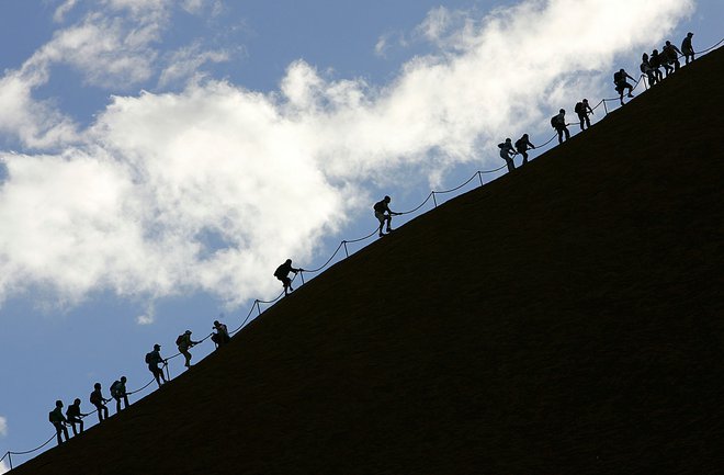 Tovrstne fotografije bodo od sobote naprej le še v spominskih albumih. FOTO: Torsten Blackwood/AFP