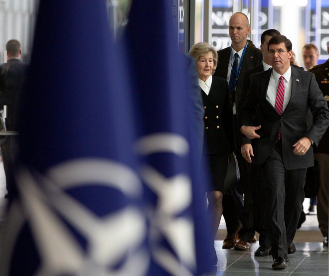 Ameriški obrambni minister Mark Esper je pozdravil predloge evropskih zaveznic o vzpostavitvi varnostnega območja, a tudi potrdil, da ZDA ne nameravajo sodelovati v takšnih operacijah. FOTO: Reuters