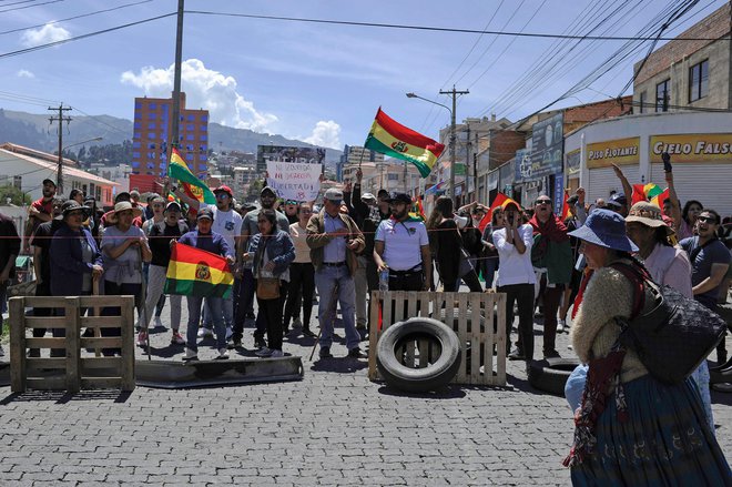 Prizor z današnjega protesta v bolivijski prestolnici La Paz. FOTO: Jorge Bernal/AFP