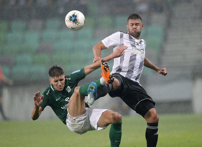 Amadej Maroša je z golom št. 7 odločil zmagovalca v Velenju. FOTO: Mavric Pivk/Delo