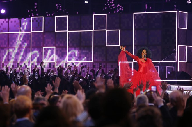 Med nastopom na letošnji podelitvi grammyjev, ob 60. obletnici založbe Motown. FOTO: Mike Blake/Reuters