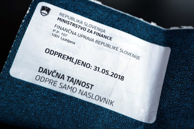 V okviru projekta so izdelali dvojezični obrazec, ki bo v pomoč čezmejnim delavcem, da bodo v skladu s konvencijo o izogibanju dvojnega obdavčevanja med Slovenijo in Italijo lahko opravili svojo davčno obveznost, kar je za zdaj zelo oteženo.&nbsp; Foto Igor Mali