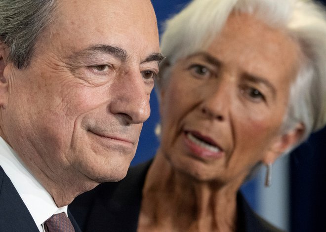 Christine Lagarde je na čelu ECB zamenjala Maria Draghija. FOTO: Reuters