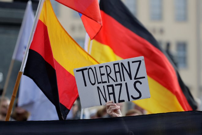 Podporniki gibanja Pegida na septembreskem shodu. FOTO: David W Cerny/Reuters