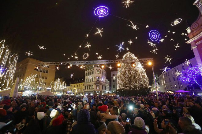 Prižiganje prazničnih lučk v Ljubljani, 1. december 2017. FOTO: Leon Vidic/Delo