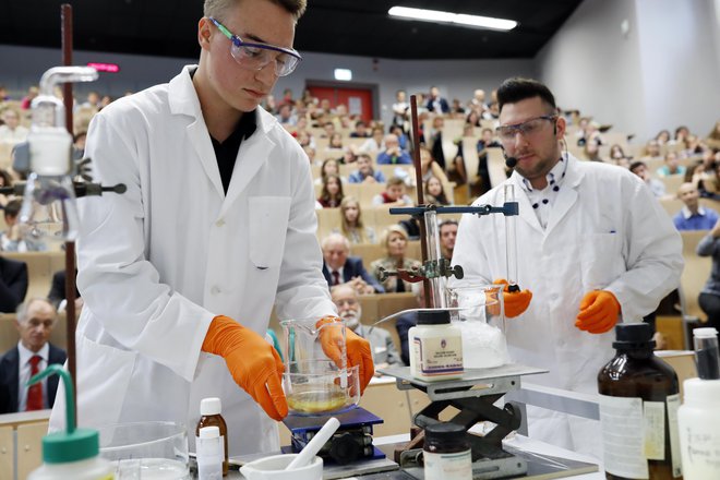 V anketi je polovica raziskovalcev v tujini izrazila željo, da bi se vrnili v Slovenijo če bi imeli za to možnosti oziroma primerne priložnosti. Foto Uroš Hočevar