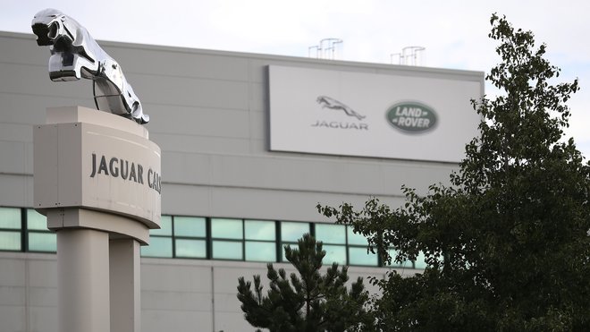 Indijski lastniki menda za Jaguar/Land Rover iščejo novega partnerja. Foto Reuters