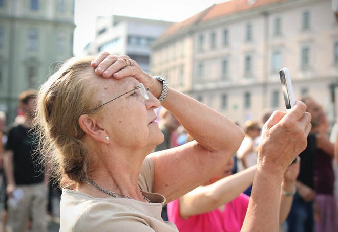 Podporne tehnologije in storitve so z vidika preventive zelo dragocene, saj si v starajoči se družbi ljudje želijo ostati čim dlje doma. Vendar je pomembno, da so zanesljive in delujejo brezhibno. Foto Jure Eržen