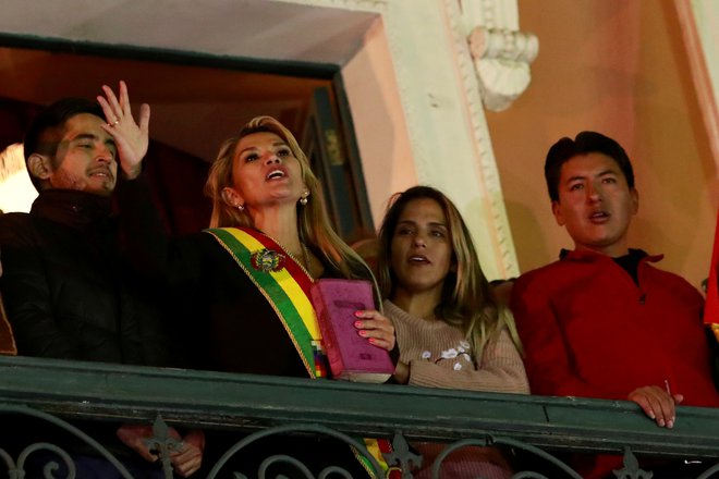 Zapleti v Boliviji so nastali, ker je volilna oblast sumljivo razglasila Moralesa za zmagovalca volitev že v prvem krogu. FOTO: Henry Romero/Reuters
