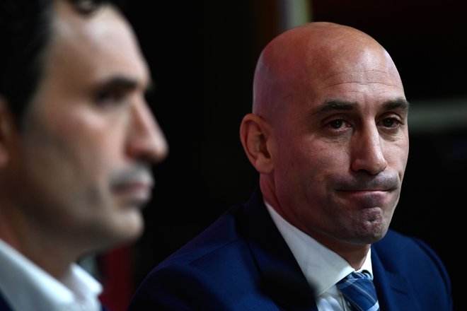 Predsednik Nogometne zveze Španije Luis Rubiales in športni direktor Francisco Molina sta jasno dala vedeti, da je bila nogometna reprezentanca v kvalifikacijah za EP projekt Luisa Enriqueja in ne Roberta Morena. FOTO: AFP