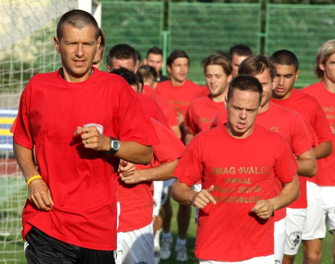 Slovenska nogometna reprezentanca nima igre, je bil kritičen Željko Milinović (levo), nekdanji reprezentant in pomočnik pri Srečku Katancu. FOTO: Igor Zaplatil