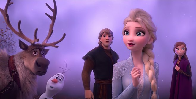 V drugem delu se Elza, Ana, Krištof in Olaf<strong> </strong>podajo na nevarno potovanje globoko v gozd. FOTO: IMDB