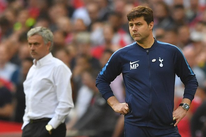 Jose Mourinho (levo) ni imel veliko časa za privajanje na novo okolje, že danes bo pokazal, kako hitro bo Tottenham pod njegovo taktirko pozabil nauspešnega in priljubljenega prehodnika Mauricia Pochettina. FOTO: AFP