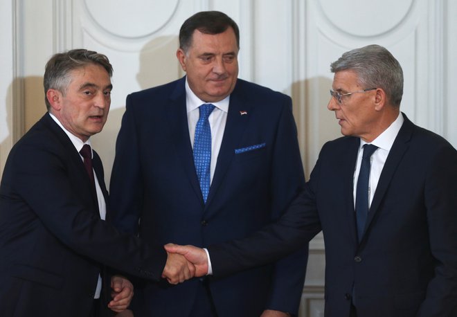 Člani tričlanskega predsedstva BiH, Hrvat Željko Komšić, Srb Milorad Dodik in Bošnjak Šefik Džaferović, bodo jutri prišli v Ljubljano.<br />
Foto Reuters