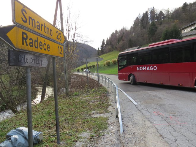 Dolga desetletja so prebivalci čakali na posodobitev ceste, ki bo razveselila tudi kolesarje. FOTO: Bojan Rajšek/Delo