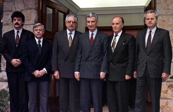 Na sarajevskem srečanju šesterice jugoslovanskih voditeljev je Tudžman prvi podprl kompromis federalnih in konfederalnih rešitev.