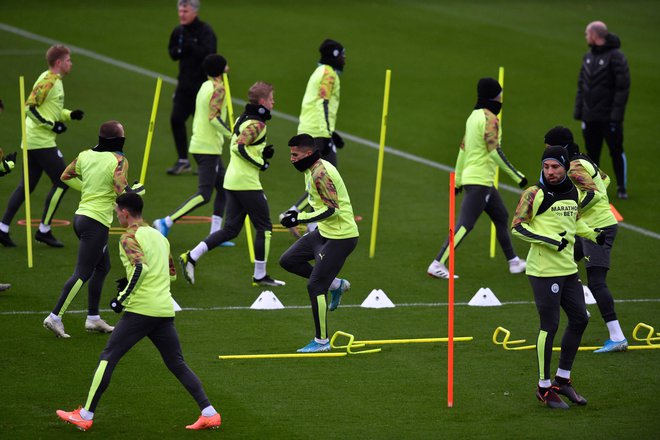 Pri Pepu Guardioli vlada red in disciplina. Tudi sinoči so nogometaši Manchester Cityja v Maksimiru na polno opravili trening. FOTO: AFP