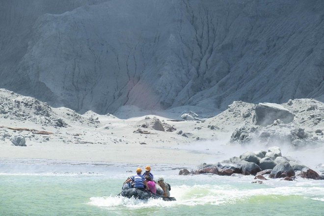 Nekatere ponesrečence bodo že v prihodnjih dneh preselili v Avstralijo. FOTO: Reuters