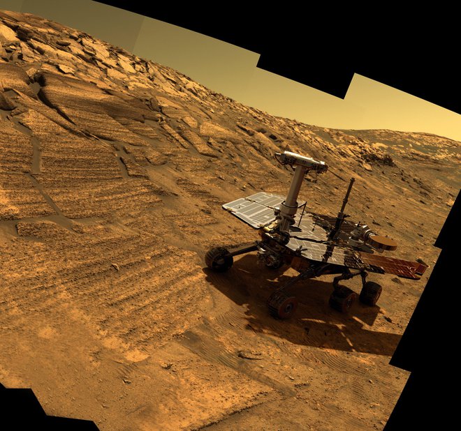 Rover Opportunity v kraterju Endurance. FOTO: Nasa