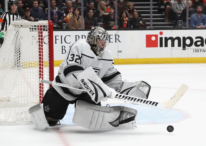 Jonathan Quick je znova blestel v vratih Los Angelesa. FOTO: AFP