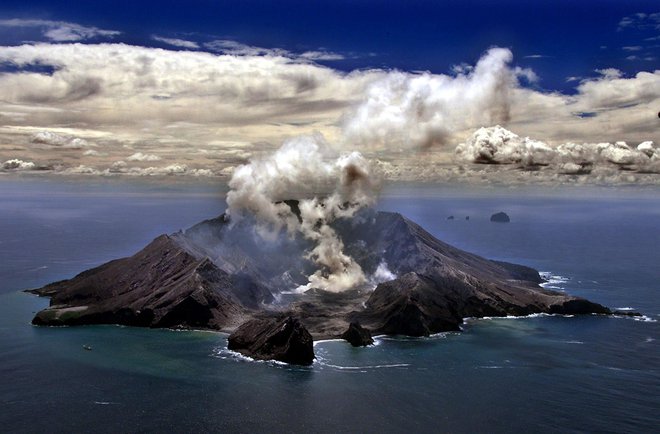 Maorski voditelj Pouroto Ngaropo je prepričan, da je bil izbruh zgolj način, s katerim je božanstvo še enkrat pokazalo ljudem, kako velika je moč narave. FOTO: Torsten Blackwood/AFP
