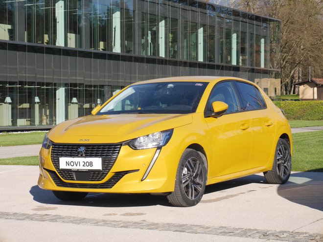 Peugeot 208 lahko vozi z bencinskim, dizelskim ali električnim motorjem. Foto Boštjan Okorn