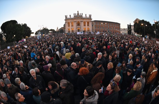 Gibanje sardin se opredeljuje za nestrankarsko, prav tako nima trdne organizacijske strukture ali programa. FOTO: Andreas Solaro/AFP