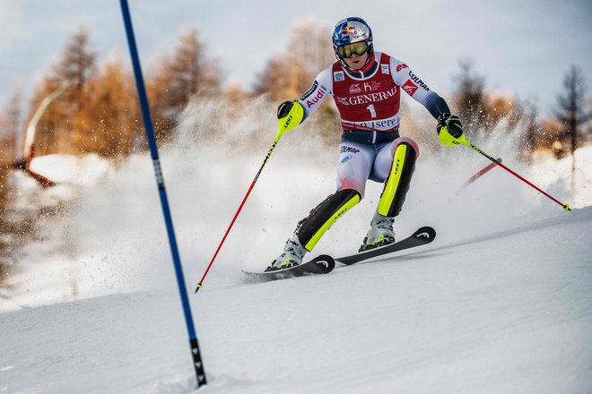 Alexis Pinturault je zanesljivo dobil slalom v Val d&#39;Iseru. FOTO: AFP