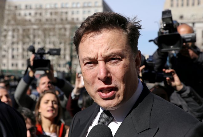 Ni prvič, da se je Elon Musk znašel v sodnem postopku zaradi svojih objav na twitterju. FOTO: Brendan McDermid/Reuters