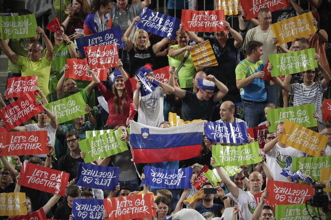 Slovenskim navijačem imajo voljo še dobrih 2500 vstopnic za polfinalni dvoboj s Poljsko. FOTO: Uroš Hočevar/Delo