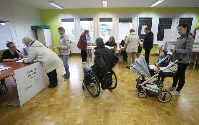 Število ljudi v Sloveniji, ki bodo potrebovali dostopnost, se bo povečevalo in celo preseglo 30 odstotkov prebivalstva. Foto Tadej Regent