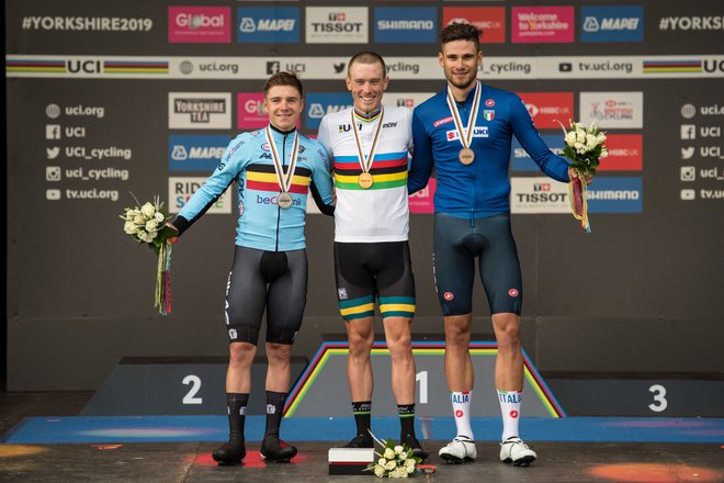 Na zmagovalnem odru za vožnjo na čas so se postavili srebrni Belgijec Remco Evenepoel, zlati Avstralec&nbsp; Rohan Dennis in bronasti Italijan Filippo Ganna. FOTO: AFP