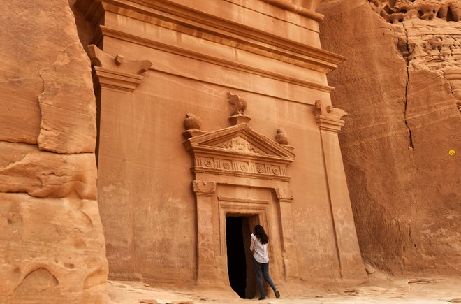 Grobnica Madain Saleh blizu savdskega mesta al-Ula, vpisana v Unescov seznam svetovne dediščine. FOTO: Fayez Nureldine/AFP